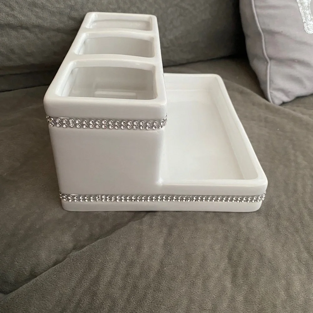 Bella lux bathroom organizer